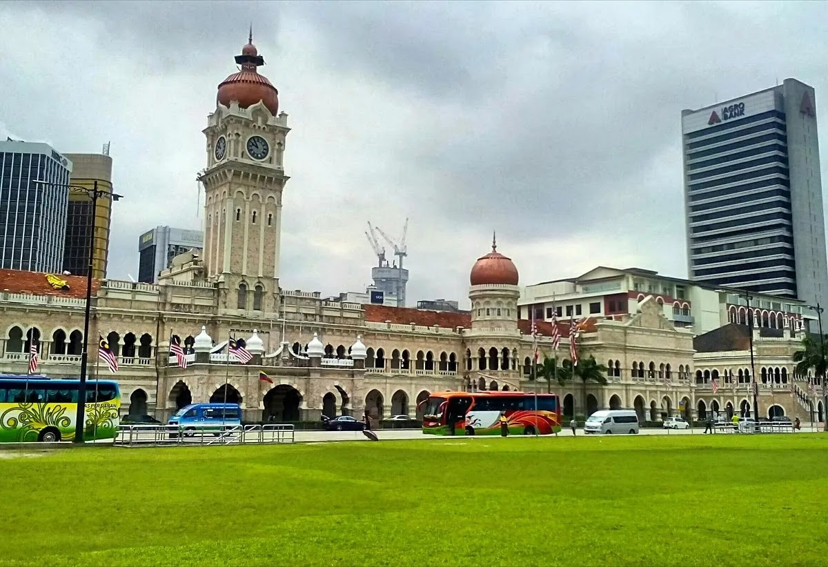 Dataran Merdeka Kuala Lumpur: Wisata Sejarah dan Spot Foto Instagrammable di Pusat Kota KL